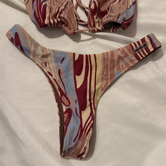 Blackbough Swim Bikini Chloe Top & Martini Bottoms in Marble Melt size S/M - Picture 3 of 8